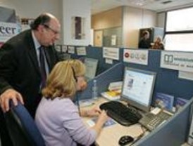 Los mayores de 70 años y los discapacitados podrán pedir libros a domicilio