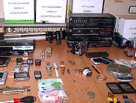La Policía Nacional desarticula una organización internacional de robos en viviendas
