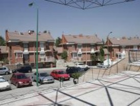 Los vecinos de Perales del Río en Getafe denuncian la rotura de un colector