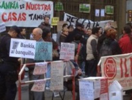 La Comunidad pondrá 800 viviendas a disposición de familias desahuciadas