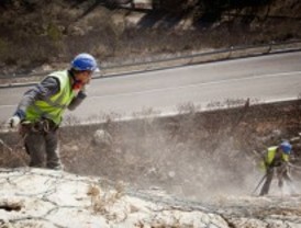 Mallas contra desprendimientos en la M-221