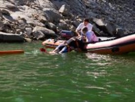 Los bañistas disfrutan del Pantano de San Juan con seguridad