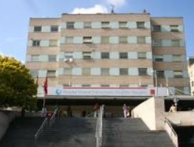 Protestas ante la llegada de Aguirre y Güemes al Hospital Gregorio Marañón