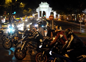 Madrid se llena de motos en el Día sin Coches