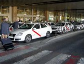 La Federación Profesional del Taxi denuncia 'agresiones' contra sus vehículos
