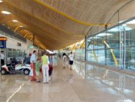 Empresarios piden al aeropuerto de Barajas tome medidas para reactivar el turismo