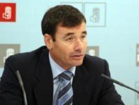 Gómez dice que Granados tiene un Mini 'regalado' por un empresario