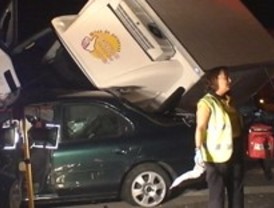 Muere una mujer tras chocar con un camión en la avenida de Andalucía