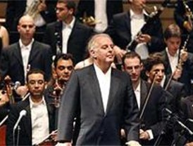 Barenboim y la West-Eastern Divan abren su gira con Wagner en la Plaza Mayor