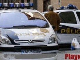 Detenido un joven por matar a su madre y apuñalar a otras dos personas en San Blas