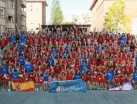 Cien niños tricantinos mejoran su inglés en el 'English Camp'
