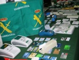Detenidos 17 miembros de una banda epxerta en falsificaciones