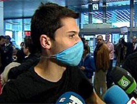 Los pasajeros de Barajas: 'En México hay mucho miedo a la gripe porcina'