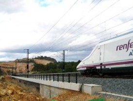Retrasos de 30 minutos en los AVE a Valencia y a Andalucía