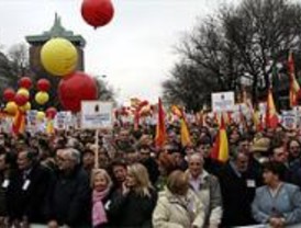 Confrontación de partidos por la manifestación contra la prisión atenuada a de Juana Chaos