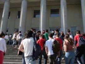 La Comunidad concede Becas de Excelencia a los mejores universitarios
