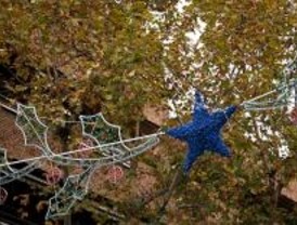 Los ayuntamientos socialistas retrasan el encendido de las luces de Navidad