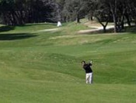 El alcalde de Alcalá cree conveniente un campo de golf en el municipio