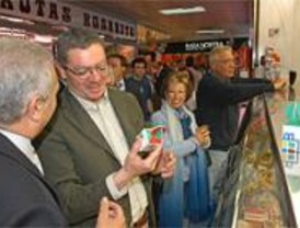Gallardón promete que todos los barrios de Madrid tendrán un mercado municipal