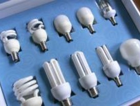 El recibo de la luz se congelará hasta 2012 en cinco millones de hogares