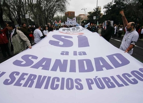 La Marea Blanca protesta contra "la corrupción y la privatización" de la sanidad