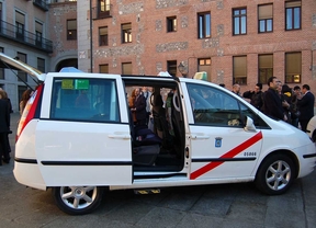 Los 'eurotaxis' vuelven a prestar servicio con normalidad