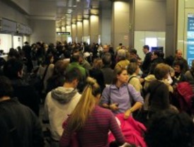 Crean una oficina para afectados por el caos aéreo