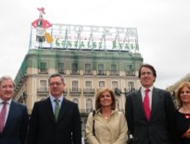 Gallardón compara el anuncio de Tío Pepe con la Torre Eiffel