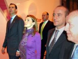 Los Príncipes de Asturias inauguran Fitur