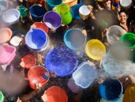 La Batalla Naval 'refresca' Vallecas con participación multicultural