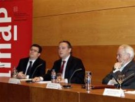 Prada, dispuesto a mediar para evitar las huelgas en Sanidad y Educación