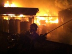 Controlado el incendio en la nave de Arganda