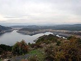 Las reservas de agua descienden medio punto a pesar de las lluvias