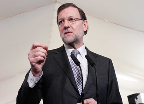 Rajoy dice que Aguirre se ha "equivocado", pero le da su apoyo