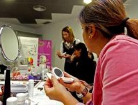 Maquillaje reparador para mujeres con cáncer de mama