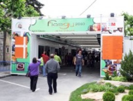 Menores infractores participan en la feria artesanal de Guadarrama