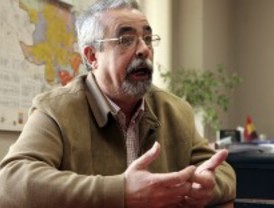 Pérez: 'El rey es el único que está activando la economía'
