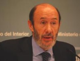 Rubalcaba ve 'un truco parlamentario' en las acusaciones de Aguirre