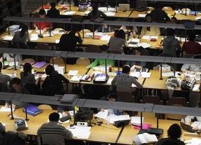 La Comunidad planea subir las tasas universitarias un 20%
