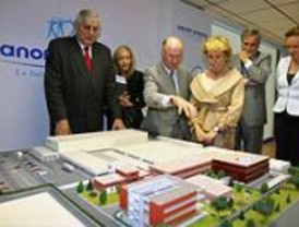 Aguirre inaugura las obras de la nueva planta industrial de Sanofi-Aventis en Alcorcón
