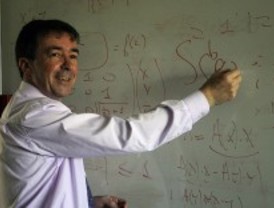 Carrillo apuesta por un fondo de ayuda en la UCM