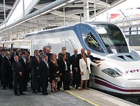 El AVE enlaza Madrid y Valencia por primera vez