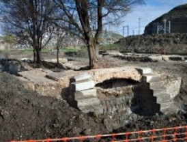 Las obras del AVE sacan a la luz una esclusa del canal del Manzanares