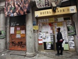 Los 'okupas' del Hotel Madrid expulsarán a los que entren al Albéniz