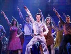 El musical 'Fiebre del sábado noche' sale a la calle para celebrar su vuelta al teatro