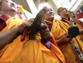 Concentración ante la Embajada China para pedir respeto por los Derechos Humanos
