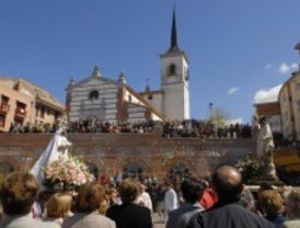 Pozuelo celebra la Semana Santa con misas, procesiones y la tradicional 'Tirada de Aleluyas'