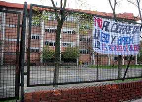 Encierro en cinco institutos contra el cierre de la ESO y Bachillerato
