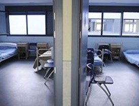 El albergue 'Puerta Abierta' ofrece este año 130 plazas este año frente a las 76 de 2011