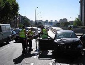 Seis heridos, dos de ellos atropellados, en una colisión en cadena en Conde Casal